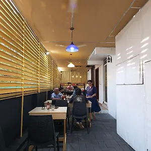 https://blue-bell-airport-hotel.hotels-munnar.com