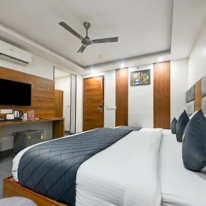 https://hotel-kelvish-plaza.hotelsdelhi.org